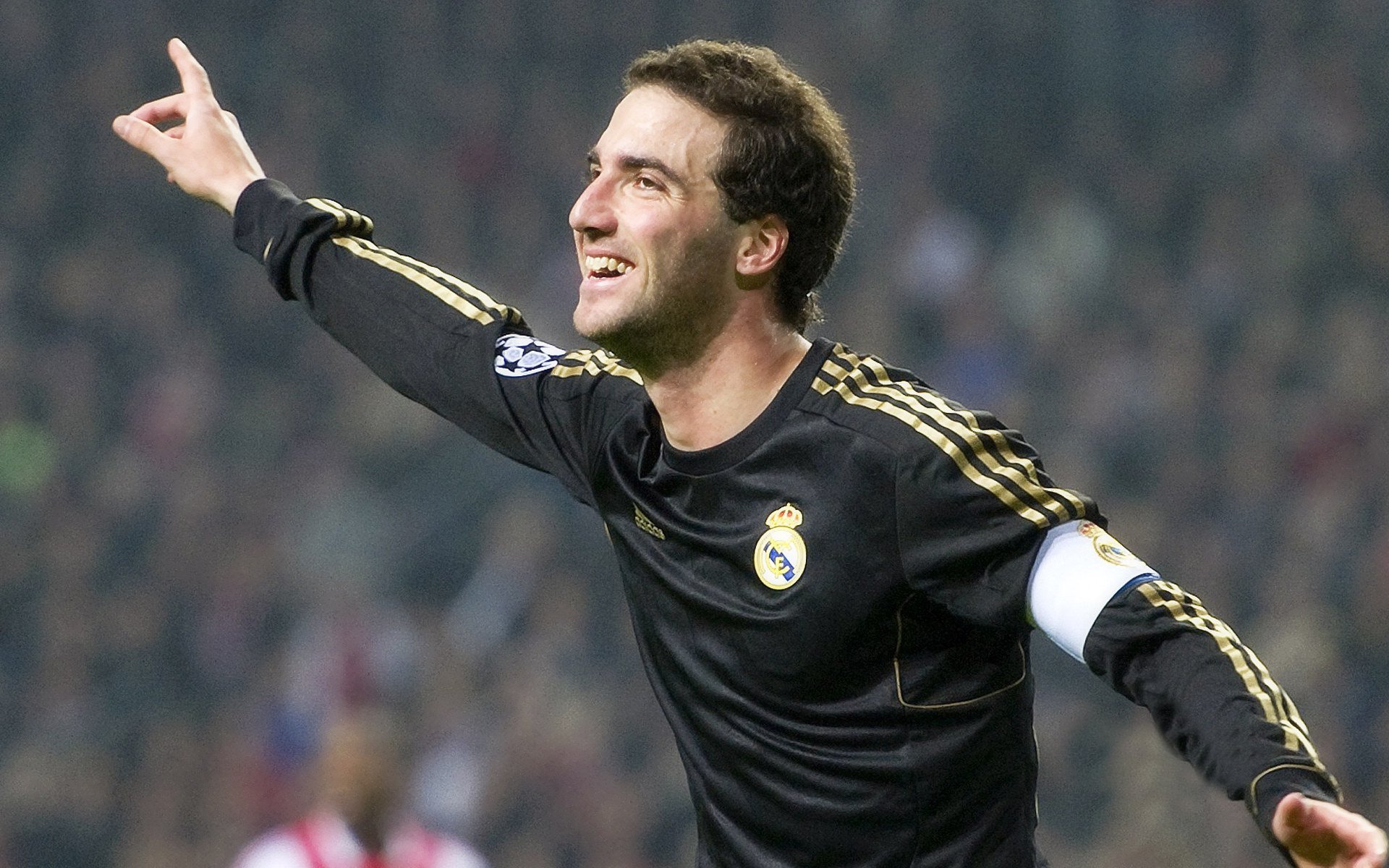 Karsa迎来十赛季高光表现，TES球迷沸腾！